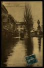 Besançon - Inondations nuit du 20 au 21 Janvier 1910 - La rue des Boucheries et Place de la Révolution. [image fixe] , 1904/1910