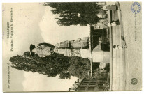 Besançon - Fontaine Place de la Révolution [image fixe] , Besançon : Edition des Nouvelles Galeries, 1904-1914