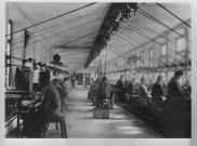 39MDT526 - Vue d'un atelier mécanique (usine non identifiée) : négatif (noir et blanc).