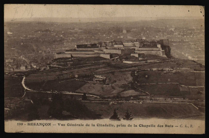 Besançon - Vue Générale de la Citadelle, prise de la Chapelle des Buis [image fixe] , Besançon : C. L., B., 1914