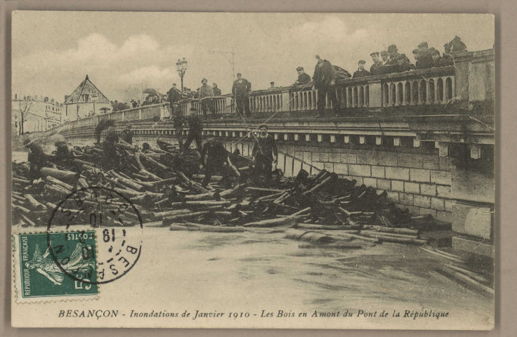 Besançon - Inondations de Janvier 1910 - Les Bois en Amont du Pont de la République. [image fixe] , 1904/1910