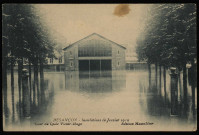 Besançon - Inondations de Janvier 1910 - Cours du Lycée Victor Hugo. [image fixe] , Besançon : Editions Mauvillier, 1904/1910