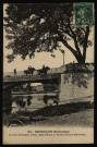 Le Pont de Bregille (1837). Dans le fond, le Moulin militaire Saint-Paul [image fixe] , Paris : I. P. M., 1904/1913