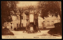 Besançon - Ruines du Théâtre romain [image fixe] , Besançon : J. Liard, Editeur, 1905/1909