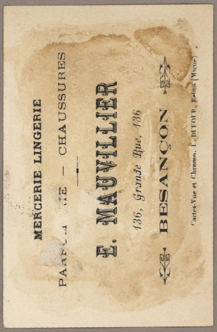 Avis de passage publicitaires de E. Mauvillier, mercerie lingerie, parfumerie - chaussures, 136 Grande rue Besançon, cartes-vue et chromo. L. DUFOUR, Reims (Marne) au verso, comprenant différentes images au recto (2 cartes) :
- Cuisine expéditive.
- Trop d'assaisonnement.
