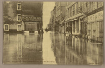 Besançon - Inondations des 20-21 Janvier 1910 - Rue Gustave-Courbet (Anct Rue des Glères). [image fixe] , 1904/1910