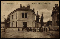 Besançon. Ecoles de l'Avenue de l'Helvétie [image fixe] , Besançon (Doubs) : Etablissements C. Lardier ; C.L.B, 1913/1930