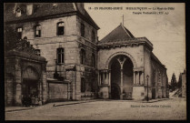 Besançon. - Le Mont-de-Piété. Temple protestant (XIIIe s.) [image fixe] , Besançon : Edit. Nouvelles Galeries, 1904/1930