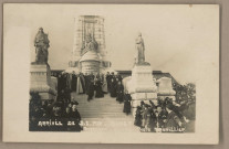 [Besançon - Inauguration du Monument aux Morts - Arrivé de S. E. Mgr Binet]. [image fixe] , Besançon : Photo Mauvillier, 1904/1924