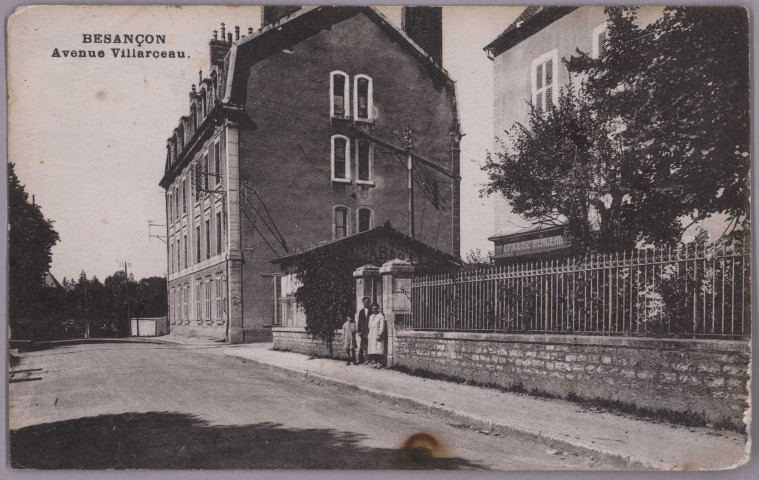 Besançon. Avenue Villarceau [image fixe] , Besançon : Les Editions C.L.B., 1915/1952