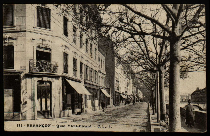 Besançon. Quai Veil-Picard [image fixe] , Besançon : Phototypie artistique de l'Est C. Lardier, 1915/1918