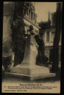 Monument élevé en 1910, dans le jardinet précédant le Kursaal, au peintre Chartran (1849-1907), né à Besançon. Oeuvre du sculpteur Segoffin [image fixe] , Besançon : Cliché Ch. Leroux, 1910/1913