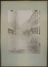 MAUVILLIER, Emile. Besançon. Inondations de 1910, place du Marché (actuelle place de la Révolution) ; "M. Cellard" en bleu au dos