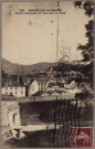 Porte d'Arènes et vue sur la ville.