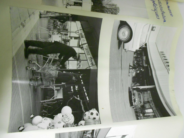 Thématique "Services".- Sous-thématique "industrie et commerce" : 5 photographies et 2 plans de la zone industrielle de Trépillot ; 5 photographies du centre commercial des Epoisses dans la zone à urbaniser en priorité (ZUP) dont 3 du supermarché SUMA, 1 du supermarché UNICO dans le quartier des Clairs Soleils ; sous-thématique "dans la Boucle" : 1 photographie de la pâtisserie Quedillac, 1 de la boulangerie-pâtisserie Le Bas, 1 des magasins Modelia et Marc.