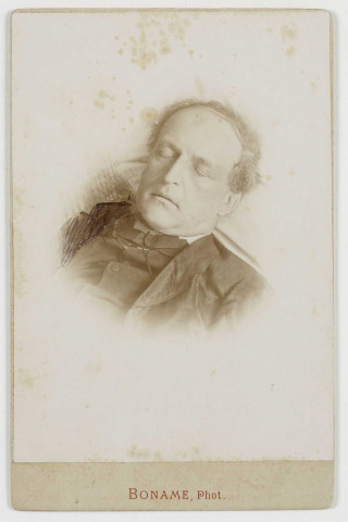 [A. Castan, sur son lit de mort] [image fixe] / Boname, phot. , Besançon : Boname, 1892