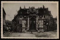 Besançon - Besançon-les-Bains (Doubs) - Fontaine et Place de l'Etat-Major. [image fixe] , Mâcon : COMBIER IMP. MACON., 1904/1930