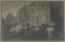 [Incendie vinaigrerie rue de la Mouillère]. [image fixe] , Besançon : Teulet, 61, Grande Rue, Besançon, 1904/1907