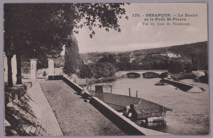 Besançon-les-Bains. Le Doubs et le Pont Saint-Pierre vus du Quai de Strasbourg [image fixe] , Besançon : Etablissements C. Lardier ; C. L. B, 1914/1924