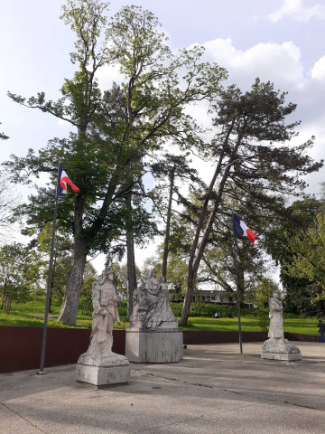 Monument aux morts ; Monument aux morts 1914-1918