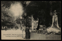 Besançon - Fêtes des 13, 14 et 15 Août 1910 - Promenade Granvelle, Buste de Chartran. [image fixe] , 1904/1910