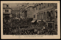 Besançon - Manifestation devant la Maison natale de Victor Hugo Le Jour des obsèques 1r juin 1885 [image fixe] , Besançon, 1902