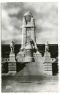 Besançon - Besançon-les-Bains (Doubs) - Monument aux Morts [image fixe] , Besançon : Bromure Péquignot, Editeur Besançon, 1904/1930