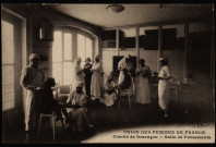 Besançon - Union des Femmes de France - Comité de Besançon - Salle de Pansements. [image fixe] , Besançon : Etablissements C. Lardier - Besançon., 1914/1925
