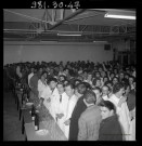 39MDT438 - Pot pour le personnel dans l'usine Lip de Palente : négatif (noir et blanc).