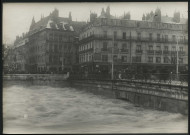 MAUVILLIER, Emile. Besançon. Inondations janvier 1910, pont Battant, en direction de la place Jouffroy d'Abbans
