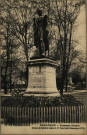 Besançon. - Promenade Chamars - Statue du Général Pajol Comte C. P. Pajol (né à Besançon 1772) [image fixe] , Besançon : Editions des Nouvelles Galeries, 1904-1914