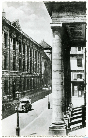 Besançon-les-Bains. - L'université et péristyle du théâtre [image fixe] , Besançon : Hélio Péquignot, 1904/1930