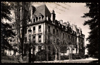 Besançon. - L'Hôtel des Bains vu des jardins du Casino [image fixe] , DOLE (Jura) : Edition et Photo E. Protet, 1930/1950
