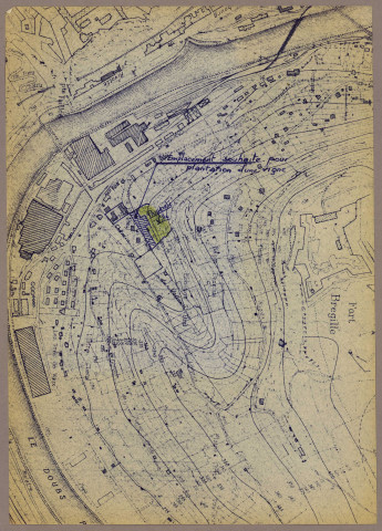 Chemin du Point du Jour, acquisition de terrains (à titre gratuit pour la propriété MOREL en vue de la réalisation d'un alignement, acquisition pour la propriété PIDANCET) : procès-verbaux de mesurage et d'estimation des parcelles de terrains à acquérir, correspondance (1968-1974)
Quartier des Ragots, projet de plantation d'une vigne, projet d'acquisition de terrain : évaluation des terrains situés derrière l'école des Prés-de -Vaux, correspondance (1974)
Chemin de l'Epitaphe, rue Midol, chemin des Bicquey, rue de Chalezeule, chemin de Mazagran, projets d'alignement : extraits des délibérations du conseil municipal, plans, procès-verbaux de mesurage et d'estimation des parcelles de terrains à acquérir (1965-1973) Pièces isolées : état parcellaire forêt de Chailluz et Bois d'Anglans, liste des rues pour la réalisation de trottoirs en 1972, liste des terrains mis gratuitement à la disposition de l'Education Nationale par la ville, terrains de la plage de la commune de Chalezeule, superficie du territoire de la commune pouvant convenir à la chasse