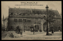 Besançon - Besançon - L'Hôtel de Ville (XVI siècle) - La façade construite de 1565 à 1573 est classée comme monument historique. [image fixe] , 1910/1930