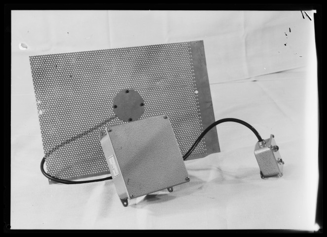 39MDT181 - Sécurité de presse : négatif (noir et blanc).