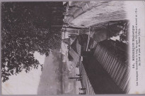 Les baraques lavandières le long du quai Veil-Picard achevé en 1879. Au fond le pont de Canot (1877) [image fixe] 1904/1918
