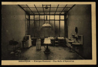 Besançon - Besançon - Clinique Clermont - Une Salle d'Opération. [image fixe] , Besançon : Les Editions C. L. B. - Besançon., 1914/1930