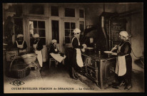 Cours hôtelier féminin de Besançon. - La Cuisine [image fixe] , Besançon : Etablissement C. Lardier ; C-L-B, 1916/1920