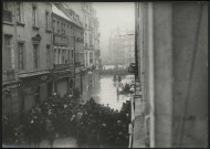 MAUVILLIER, Emile. Besançon. Inondations janvier 1910, Grande Rue, en direction du pont Battant