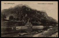Besançon. Porte taillée & la Citadelle [image fixe] , Besançon : L. Gaillard-Prêtre, 1912/1920