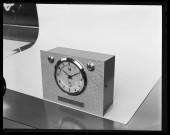 39MDT180 - Pendulette à quartz de marine 46005 réalisée avec la CSF : négatif (noir et blanc).