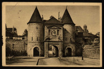 Besançon (Doubs). La Porte Rivotte (1546) [image fixe] , Paris : Les Editions d'art Yvon, 1922/1945