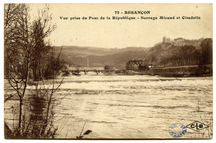 Besançon - Vue prise du Pont de la république - Barrage Micaud et Citadelle [image fixe] , Besançon : Etablissements C. Lardier - Besançon (Doubs), 1904/1930