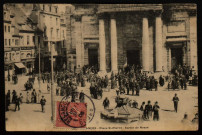 Besançon - Besançon - Place St-Pierre - Sortie de Messe. [image fixe] , 1904/1908