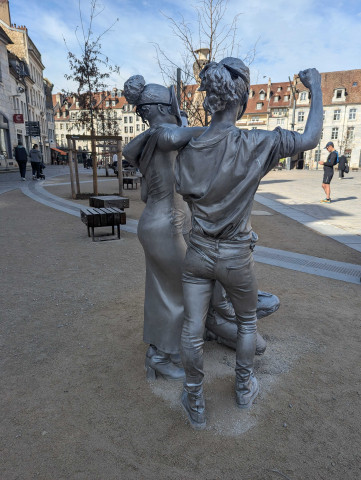 Groupe sculpté ; Jenny d'Héricourt