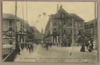 Besançon - Fêtes Présidentielles des 13, 14 et 15 Août 1910 - Rue de la République - Les Casernes . [image fixe] , Paris : I P. M Paris, 1904/1910