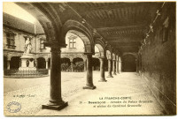 Besançon - Arcades du Palais Granvelle et Statue du Cardinal Granvelle. [image fixe] , Paris : B. F. " Lux " ; Imp. Catala Frères, 1904/1930