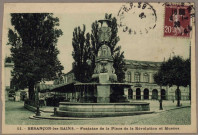 Fontaine de la place de la Révolution et musées.