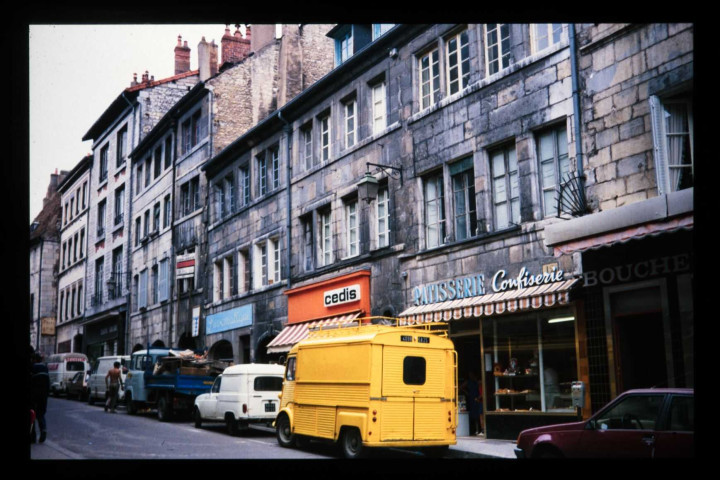 Secteur sauvegardé de Battant : quai Vauban, place Marulaz... avant les travaux de réhabilitation.